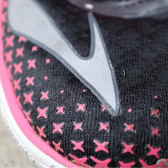 Brooks pureflow 5 women’s size 10.5 trail running shoe black/pink - Picture 7 of 12